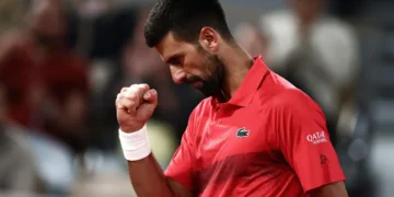 Djokovic vence a Zverev y va contra Sinner en semifinales