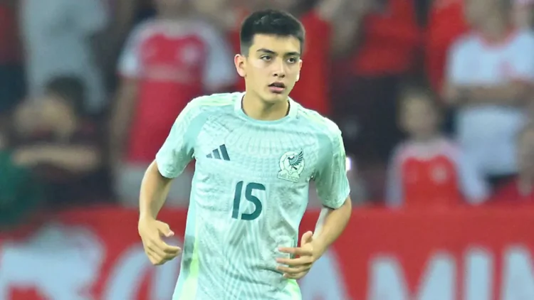 Gilberto Mora, el más joven en debutar con la selección mexicana