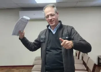 Dunn dice que ya cuenta con solvencia fiscal de la Contraloría