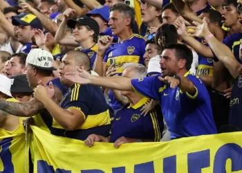 Hinchas latinoamericanos animan el Mundialito en EEUU