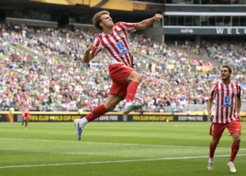 Atlético de Madrid vence 3-1 a Seattle, que pende de un hilo