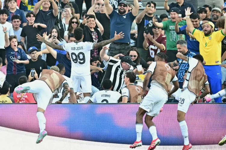 Botafogo vence 1-0 al PSG en duelo de monarcas en Mundial de Clubes