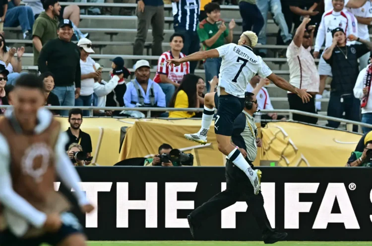 Monterrey golea 4-0 a Urawa y se cita en octavos con el Dortmund