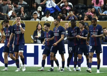 El PSG avanza a cuartos tras despedazar a la banda de Messi