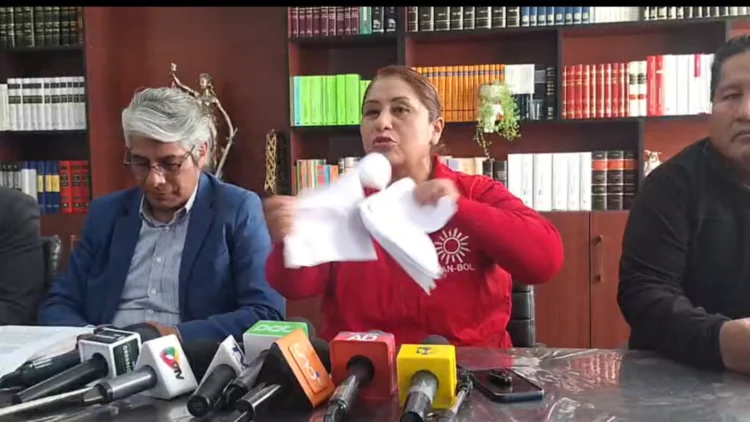 Nina amenaza con impedir la campaña si Evo no es candidato