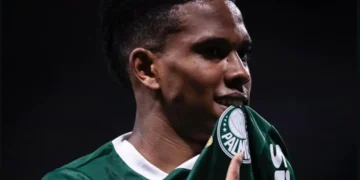 Estêvão arranca despedida del Palmeiras ante Porto
