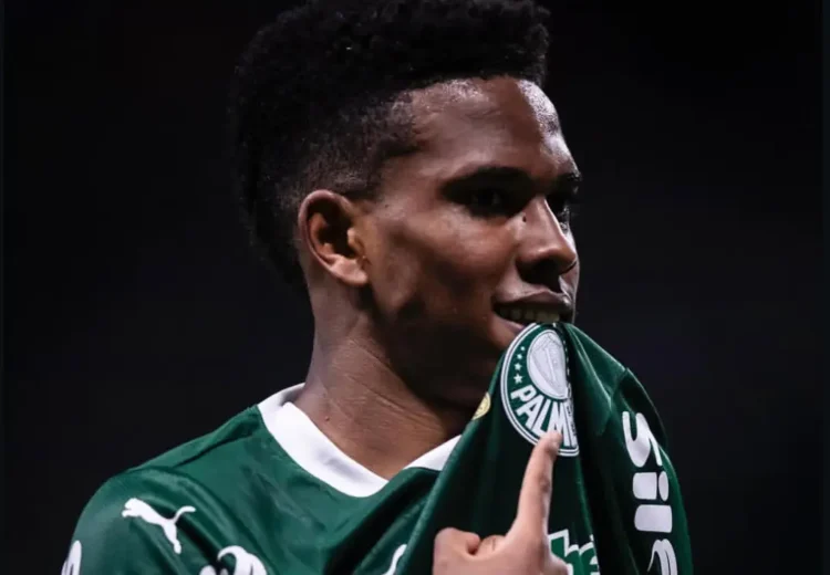 Estêvão arranca despedida del Palmeiras ante Porto