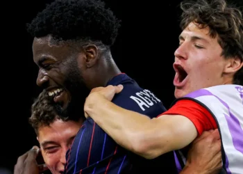EEUU gana 2-1 a Haití y llega a cuartos con puras victorias