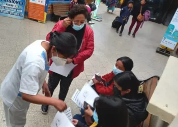 Terminal de La Paz coordina para pedir la vacunación de niños