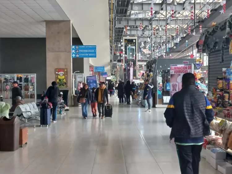 No hay salidas a Santa Cruz y Cochabamba desde la Terminal de El Alto
