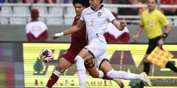 Bolivia sucumbe ante Venezuela y se aleja más del repechaje
