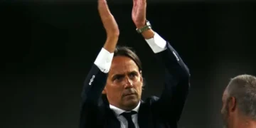 Inter de Milán anuncia salida de su entrenador Simone Inzaghi