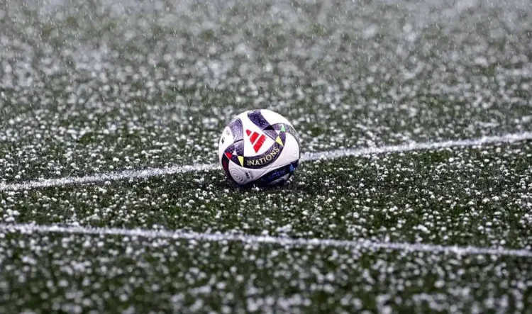 El partido Alemania-Portugal retrasa su inicio por tormenta de granizo