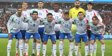 Italia, patrimonio del fútbol, busca entrenador desesperadamente