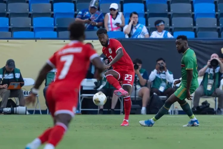 Panamá golea 5-2 a Guadalupe en su debut en la Copa Oro