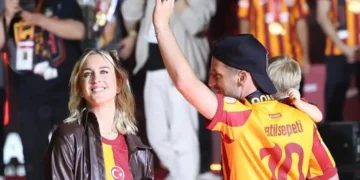El futbolista belga Dries Mertens anuncia su retiro