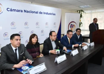 Industriales de Bolivia y Chile sellan alianza para potenciar comercio