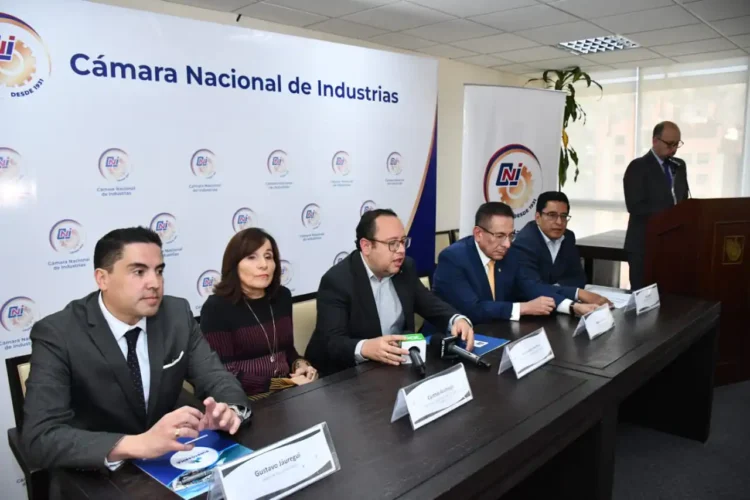 Industriales de Bolivia y Chile sellan alianza para potenciar comercio