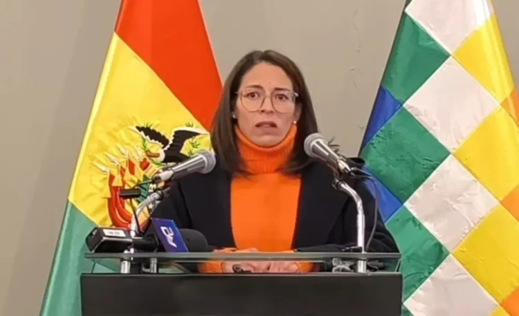 La ministra de Justicia elude hablar de vínculos de su antecesor