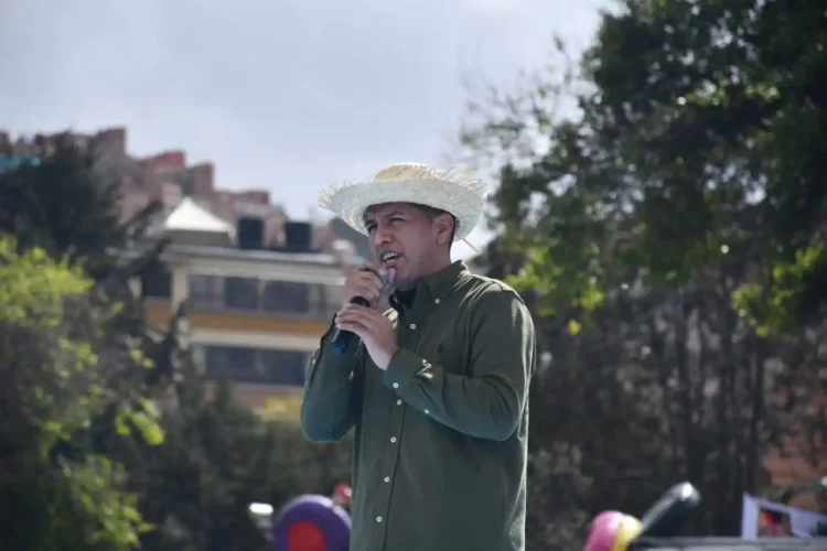 Andrónico, sobre amenazas evistas: ‘Nos tiene sin cuidado’