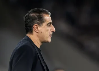 Botafogo anuncia la salida de Paiva tras eliminación en el Mundial