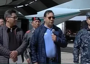 Puente aéreo traslada aceite, huevo, carne de res y de pollo