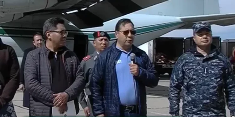 Puente aéreo traslada aceite, huevo, carne de res y de pollo