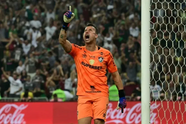 Fluminense apuesta por su arquero veterano frente al Dortmund