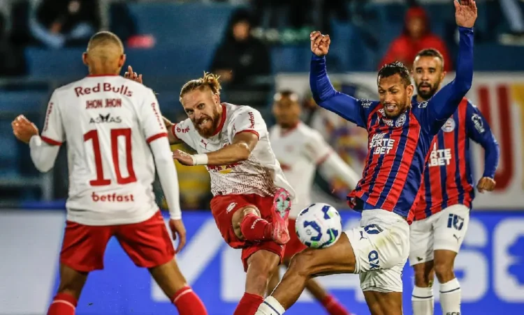 Cruzeiro y Bragantino dejan escapar el liderato del Brasileirao
