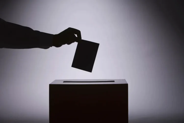 Cuando las encuestas eligen antes que el pueblo