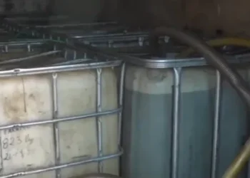 Incautan 22.000 litros de diésel acopiado en El Alto