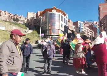 Distrito 7 se moviliza en La Paz por la crisis económica