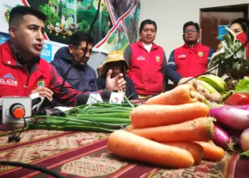 Alimentos del productos al consumidor en la feria que organiza la Alcaldía de El Alto. FOTO: GAMEA