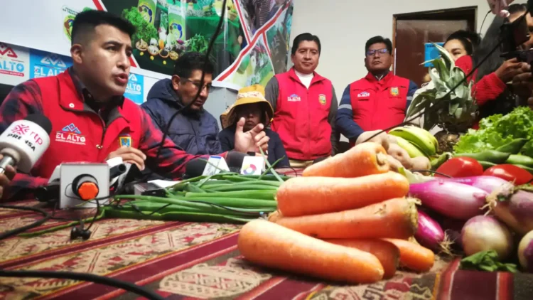 Alimentos del productos al consumidor en la feria que organiza la Alcaldía de El Alto. FOTO: GAMEA