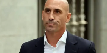 Justicia española confirma multa a Rubiales por agresión sexual