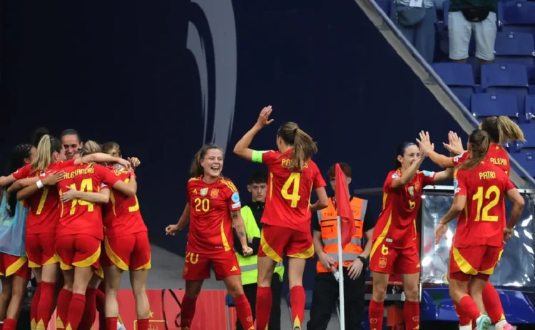 Claudia Pina envía a España a ‘semis’ en Liga de Naciones