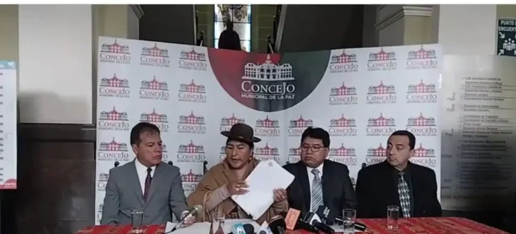 Conferencia de prensa de cuatro concejales de La Paz. FOTO: Concejo de La Paz