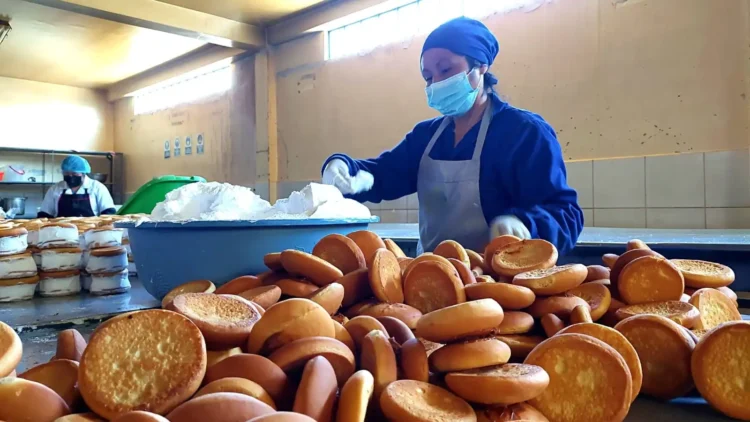 La Alcaldía de El Alto garantiza el precio del pan de batalla en Bs 0,50. FOTO: GAMEA