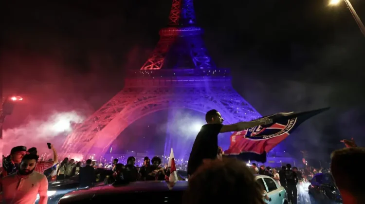 Francia detiene a casi 80 personas durante la acogida triunfal del PSG