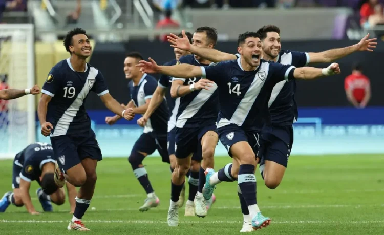 Guatemala gana en penales a Canadá y avanza a semifinales de Copa Oro