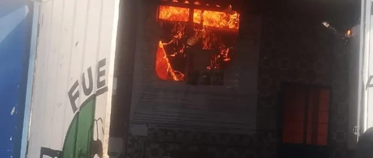 El fuego destruyó el centro/RRSS