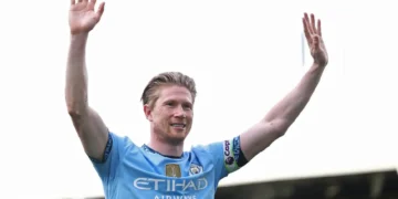 De Bruyne ficha por Nápoles tras su larga etapa en Manchester City