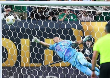 Navas se luce en 0-0 de Costa Rica ante México en la Copa Oro