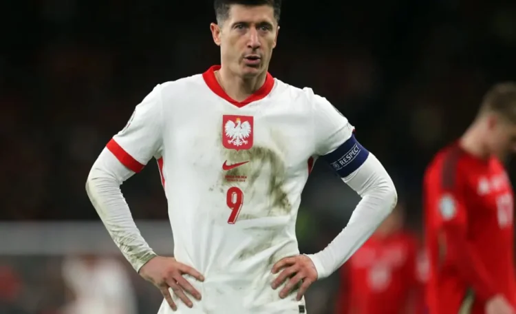 Lewandowski renuncia a la selección polaca mientras este el entrenador