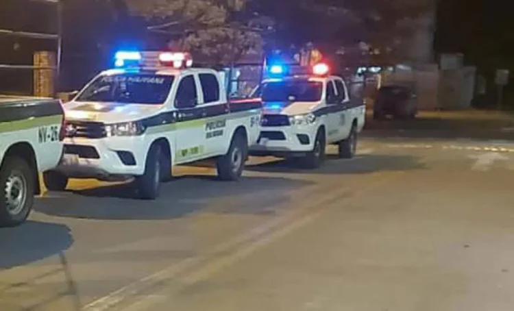 Encuentran a un hombre muerto en un canal de drenaje en Santa Cruz