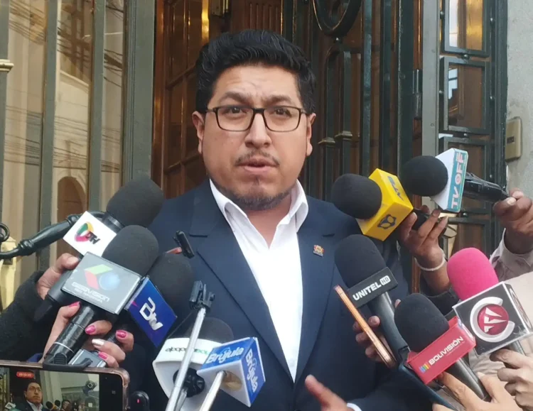 Comisión legislativa retoma reunión para créditos externos