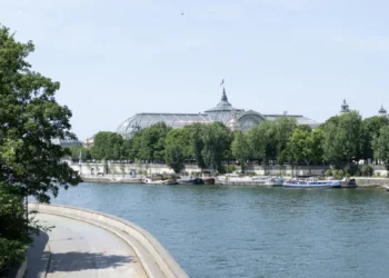 Los que deseen bañarse en el Sena en París deberán pasar una prueba