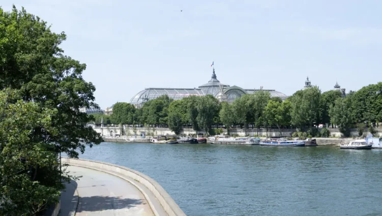 Los que deseen bañarse en el Sena en París deberán pasar una prueba