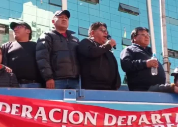 Choferes no pagarán peajes e ingresarán en huelga de hambre