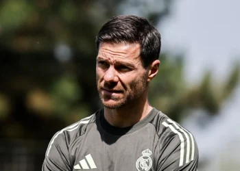 La era Xabi Alonso en el Real Madrid echa a andar con pocos efectivos